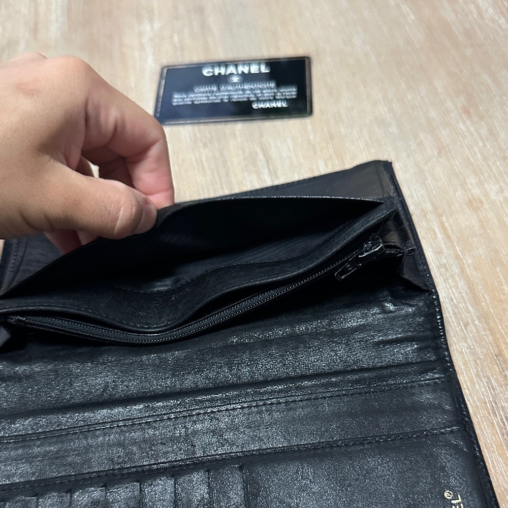 CHANEL Black Patent Leather Continental Wallet with Gold CC Emblem - Picture 6 of 11